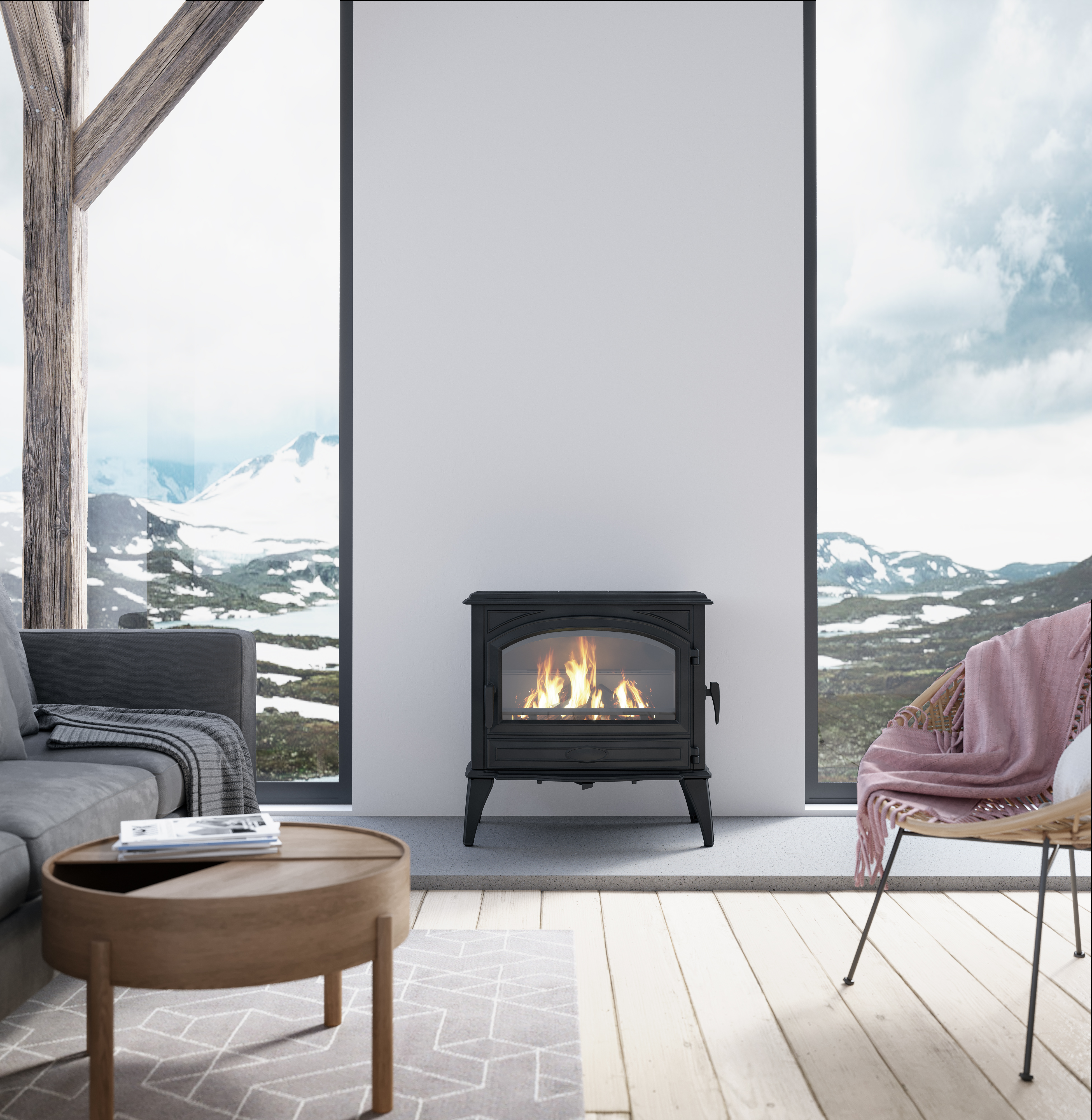 Dovre peisovn 760 WD i en åpen stue med store vinduer og utsikt over flott natur